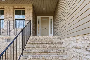 814 Montgomery Ct, Walnut Cove, NC 27052 - Photo 4