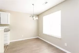 312 Apple Ridge Rd, Greensboro, NC 27406 - Photo 4