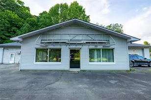 123 Buck Mountain Cir, West Jefferson, NC 28694 - Photo 2