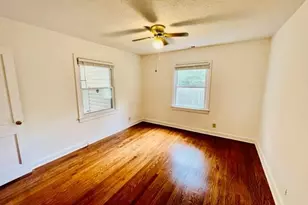 2718 Robin Hood Dr, Greensboro, NC 27408 - Photo 10