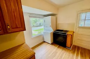 2718 Robin Hood Dr, Greensboro, NC 27408 - Photo 4