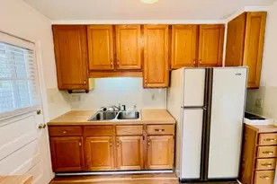 2718 Robin Hood Dr, Greensboro, NC 27408 - Photo 6