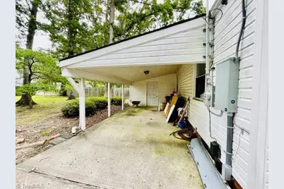 2718 Robin Hood Drive, Greensboro, NC 27408 - Photo 14