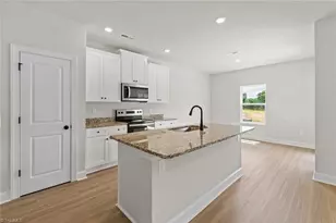 421 Robindale Ct, Winston-Salem, NC 27107 - Photo 10