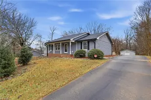 152 Wall Ave, Thomasville, NC 27360 - Photo 2