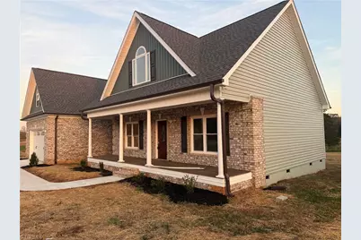 1622 Country Club Road, Yadkinville, NC 27055 - Photo 2