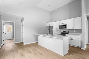 1105 Sunset Dr, Thomasville, NC 27360 - Photo 10