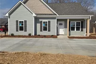 1376 Piedmont Dr, Lexington, NC 27295 - Photo 1
