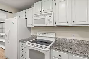 4080 Huntingreen Ln, Winston-Salem, NC 27106 - Photo 10