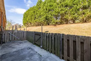 2235 Shadow Valley Rd, High Point, NC 27265 - Photo 24