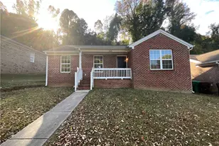 1019 N Manor Dr, High Point, NC 27260 - Photo 6