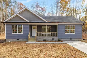 216 Knollwood Dr, Eden, NC 27288 - Photo 2