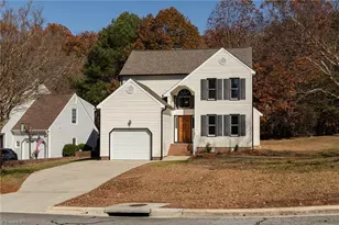 12 Knoll Brook Ct, Greensboro, NC 27407 - Photo 2