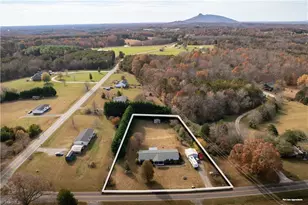 1025 Mitchell Rd, Pilot Mountain, NC 27041 - Photo 4