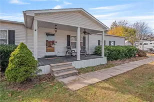 1025 Mitchell Rd, Pilot Mountain, NC 27041 - Photo 2