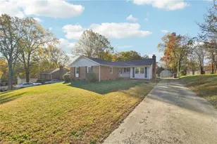 112 Lorelei Ct, Winston-Salem, NC 27103 - Photo 2