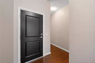 201 N Elm St, Greensboro, NC 27401 - Photo 32