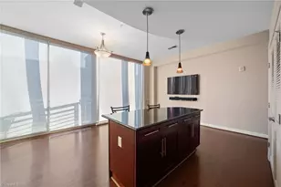 201 N Elm St, Greensboro, NC 27401 - Photo 18