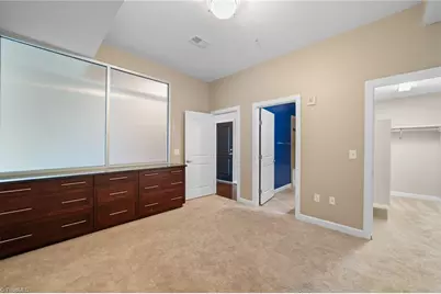 201 N Elm Street #1404, Greensboro, NC 27401 - Photo 34