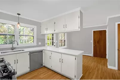 2209 Walker Avenue, Burlington, NC 27215 - Photo 10