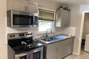 1221 Woodbriar Ave, Greensboro, NC 27405 - Photo 8