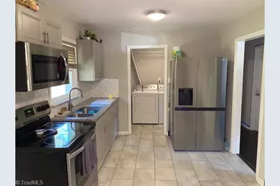 1221 Woodbriar Avenue, Greensboro, NC 27405 - Photo 6