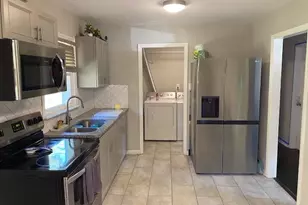 1221 Woodbriar Ave, Greensboro, NC 27405 - Photo 6