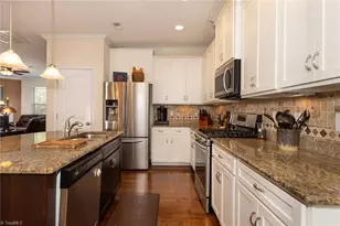 3606 Sainsbury Ln, Greensboro, NC 27409 - Photo 8