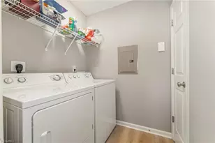 4290 Cedarcroft Ct, Greensboro, NC 27409 - Photo 16