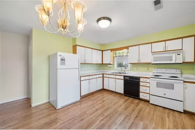 4212 Sullivans Lake Drive, Greensboro, NC 27410 - Photo 6