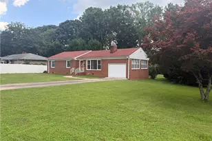 100 Kirk Rd, Greensboro, NC 27455 - Photo 18