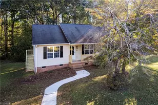 308 Hickory Ln, Salisbury, NC 28147 - Photo 30