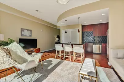 201 Elm Street #704, Greensboro, NC 27401 - Photo 8