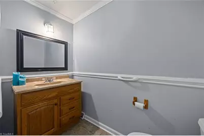 1215 Cleveland Avenue, Burlington, NC 27217 - Photo 10