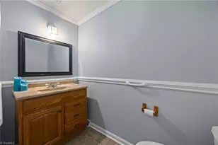 1215 Cleveland Ave, Burlington, NC 27217 - Photo 10