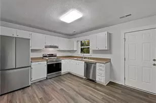 4051 Gordon Ct, Winston-Salem, NC 27104 - Photo 2