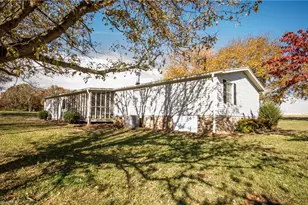 943 Tabor Rd, Olin, NC 28660 - Photo 4