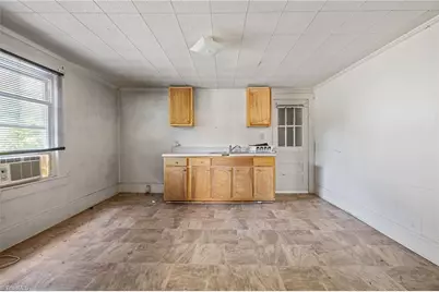 1302 Sidney Avenue, Burlington, NC 27217 - Photo 6