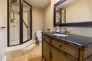 1405 Lyndhurst Dr, High Point, NC 27262 - Photo 34