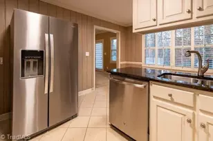 1405 Lyndhurst Dr, High Point, NC 27262 - Photo 10