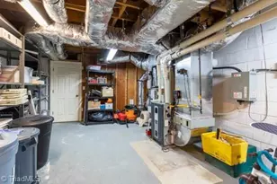 1405 Lyndhurst Dr, High Point, NC 27262 - Photo 38