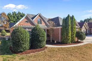 2403 N Beech Ln, Greensboro, NC 27455 - Photo 26