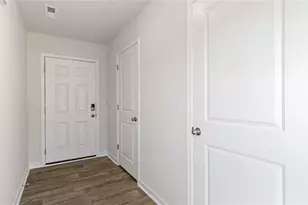 1627 Faircrest Ln, Greensboro, NC 27406 - Photo 2