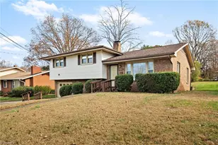 843 Crawford St, Winston-Salem, NC 27101 - Photo 2