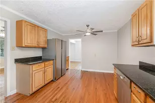 731 Zenna Ln, Reidsville, NC 27320 - Photo 10