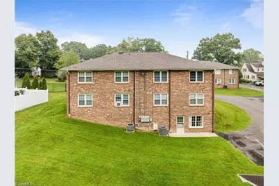 1707 N Main Street #Apt 2, Mount Airy, NC 27030 - Photo 2