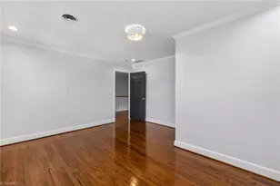 32 Kemp Rd E, Greensboro, NC 27410 - Photo 30