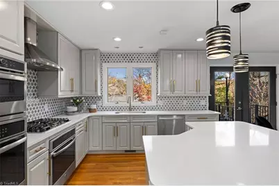 32 Kemp Road E, Greensboro, NC 27410 - Photo 16