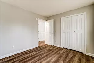 5934 Friendly Ave, Greensboro, NC 27410 - Photo 22