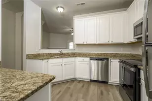 1112 Highstone Dr, Greensboro, NC 27406 - Photo 6